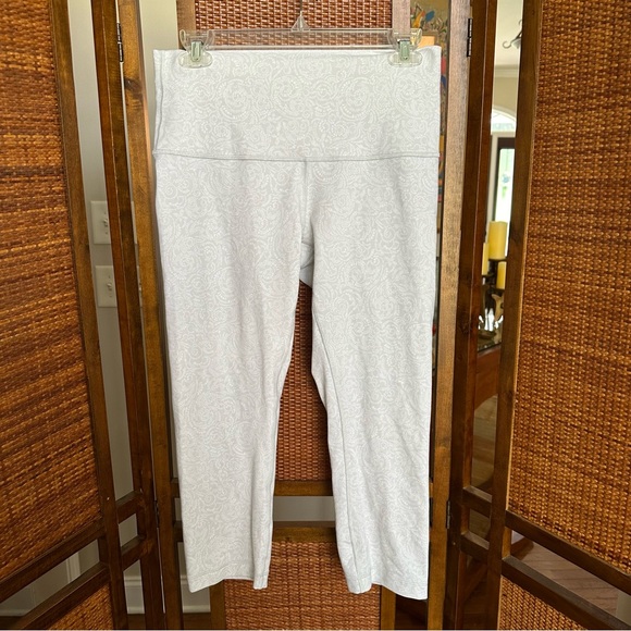 Lululemon Wunder Under Crop (Hi-Rise)
Foli Manifesto White Nimbus size 10 - Picture 7 of 14